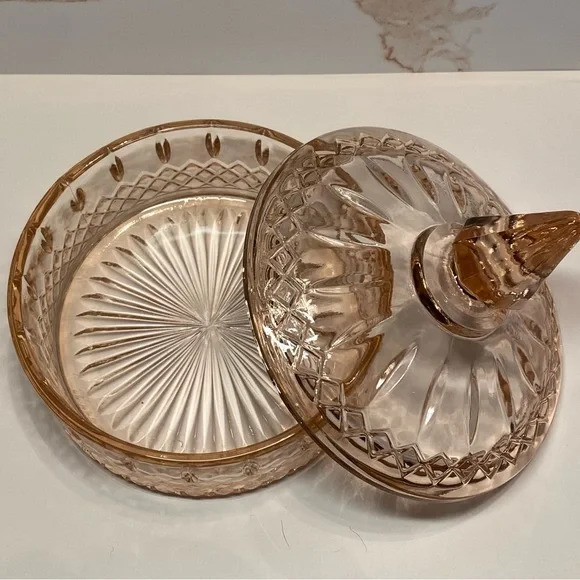 🍬Indiana Glass Diamond Princess Pink Candy Box & Lid - Picture 5 of 13